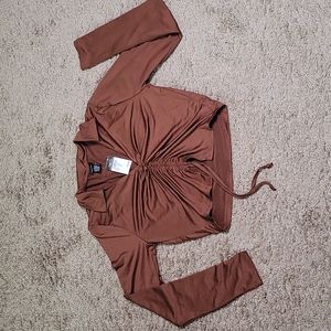 Ruched fitted crop top!